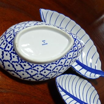 ブルー＆ホワイト　葉っぱのお皿　３枚セット