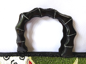 ビーズ刺繍のハンドバッグ(花)